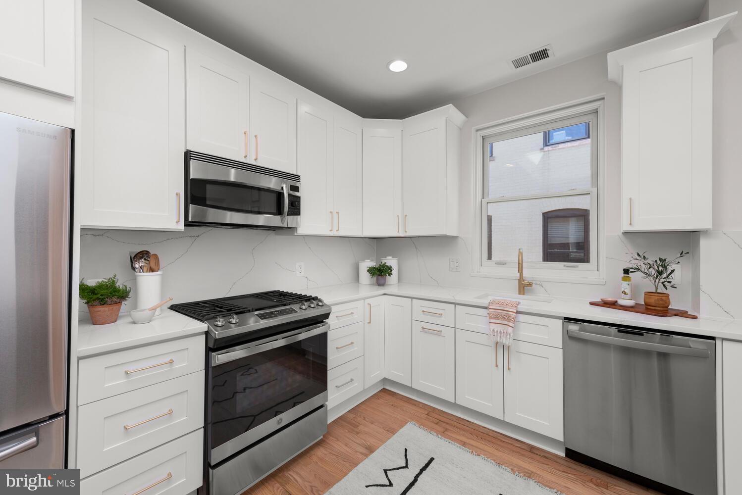 1745 Willard Street Northwest Washington, DC 20009 - Photo 20 of 86 Brand new gas stove