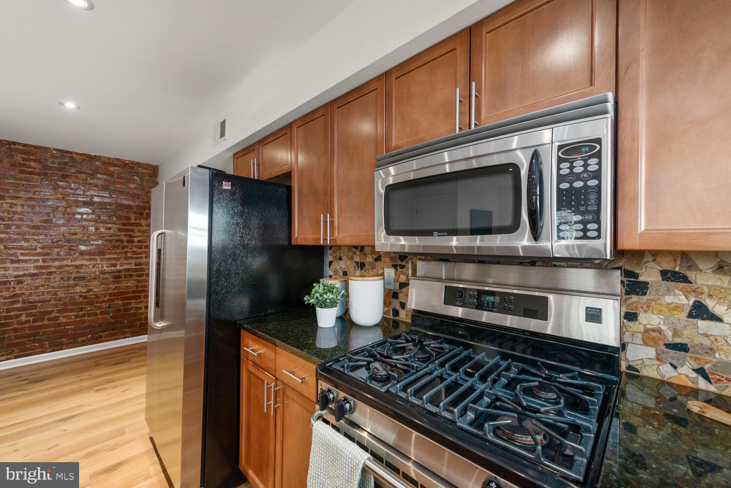 1745 Willard Street Northwest Washington, DC 20009 - Photo 59 of 86 Stainless steel appliances