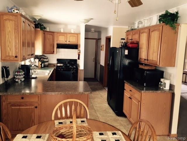28364 Lange Road New Baltimore, MI 48047 - Photo 12 of 32 kitchen5.jpg