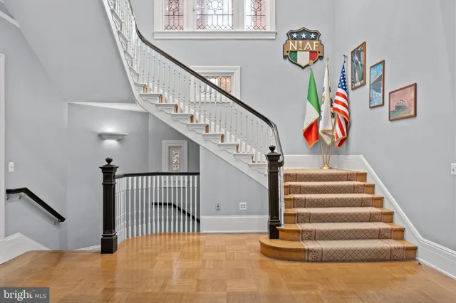 a view of entryway and hall