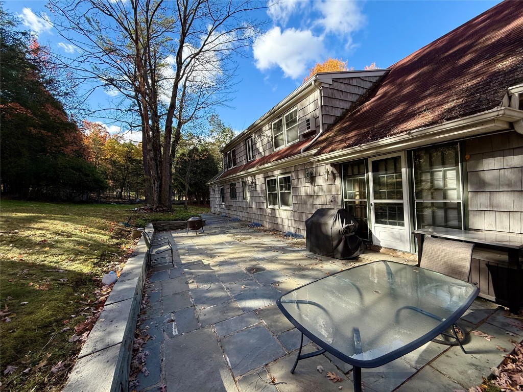 2101 West Hamton Road Binghamton, NY 13903 - Photo 3 of 40