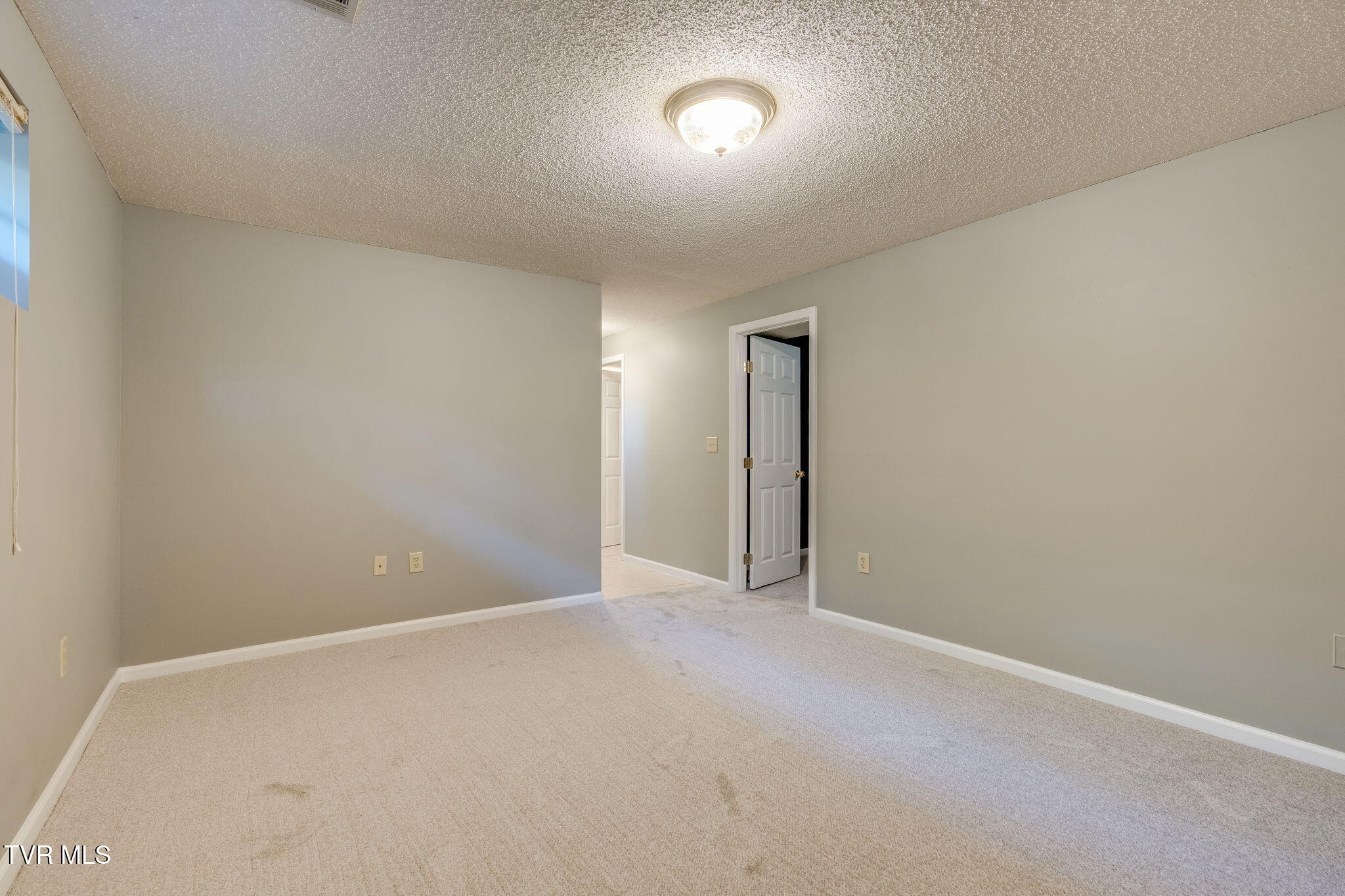 421 Old Embreeville Road Jonesborough, TN 37659 - Photo 22 of 31 021