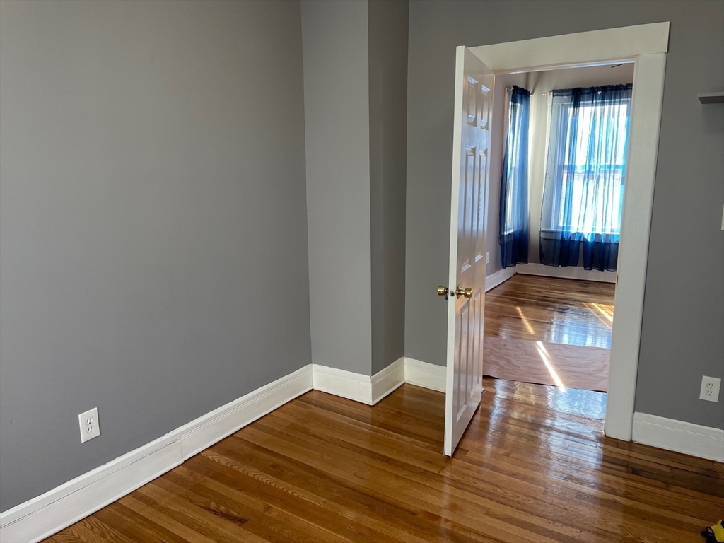 31 Cottage Street West Springfield, MA 01089 - Photo 17 of 27 Gallery Image 17