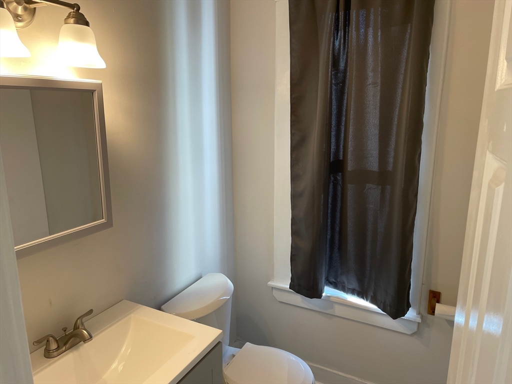 31 Cottage Street West Springfield, MA 01089 - Photo 18 of 27 Gallery Image 18