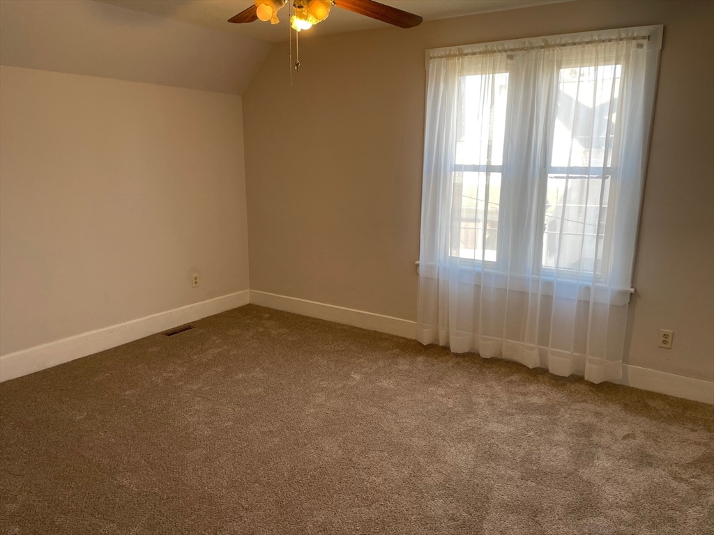31 Cottage Street West Springfield, MA 01089 - Photo 20 of 27 Gallery Image 20