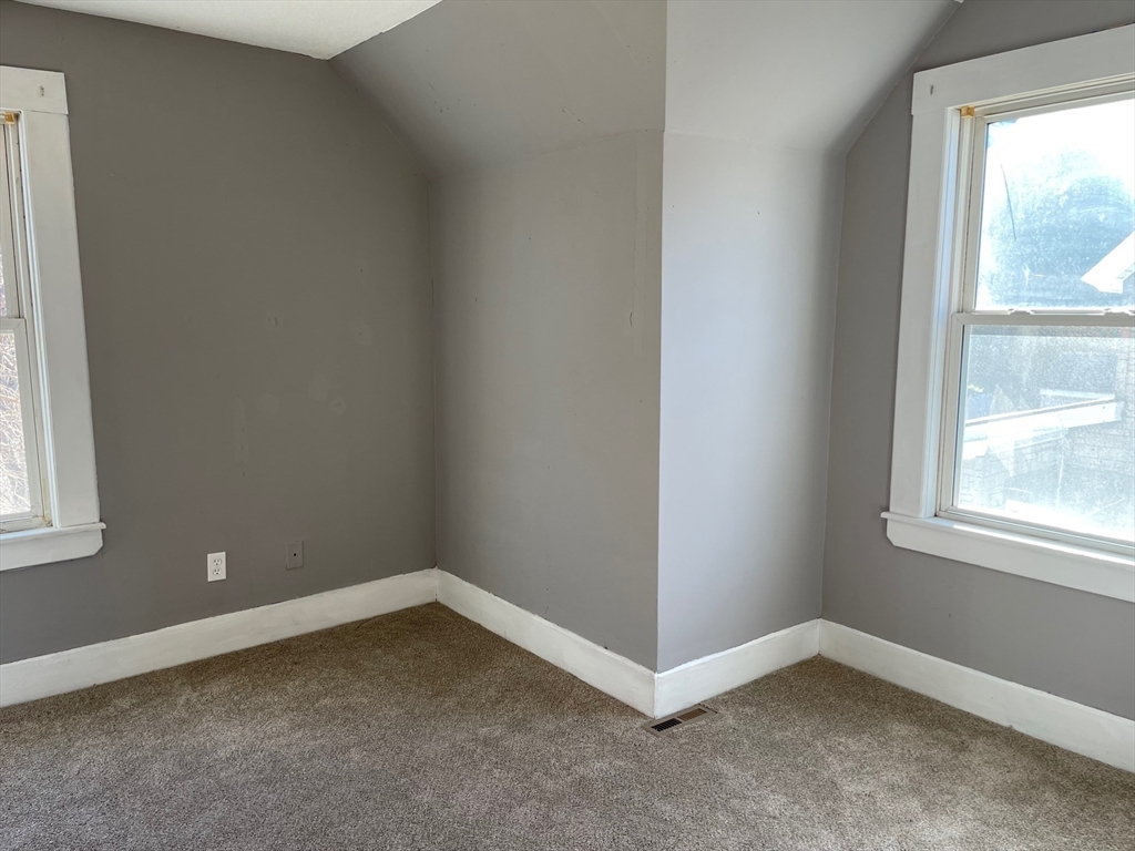 31 Cottage Street West Springfield, MA 01089 - Photo 23 of 27 Gallery Image 23