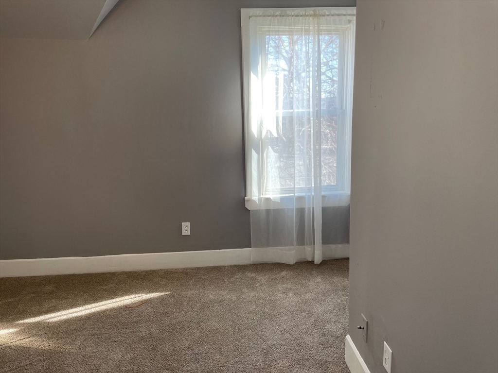 31 Cottage Street West Springfield, MA 01089 - Photo 26 of 27 Gallery Image 26