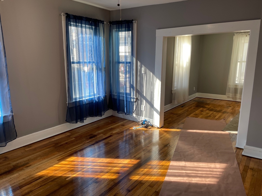 31 Cottage Street West Springfield, MA 01089 - Photo 8 of 27 Gallery Image 8