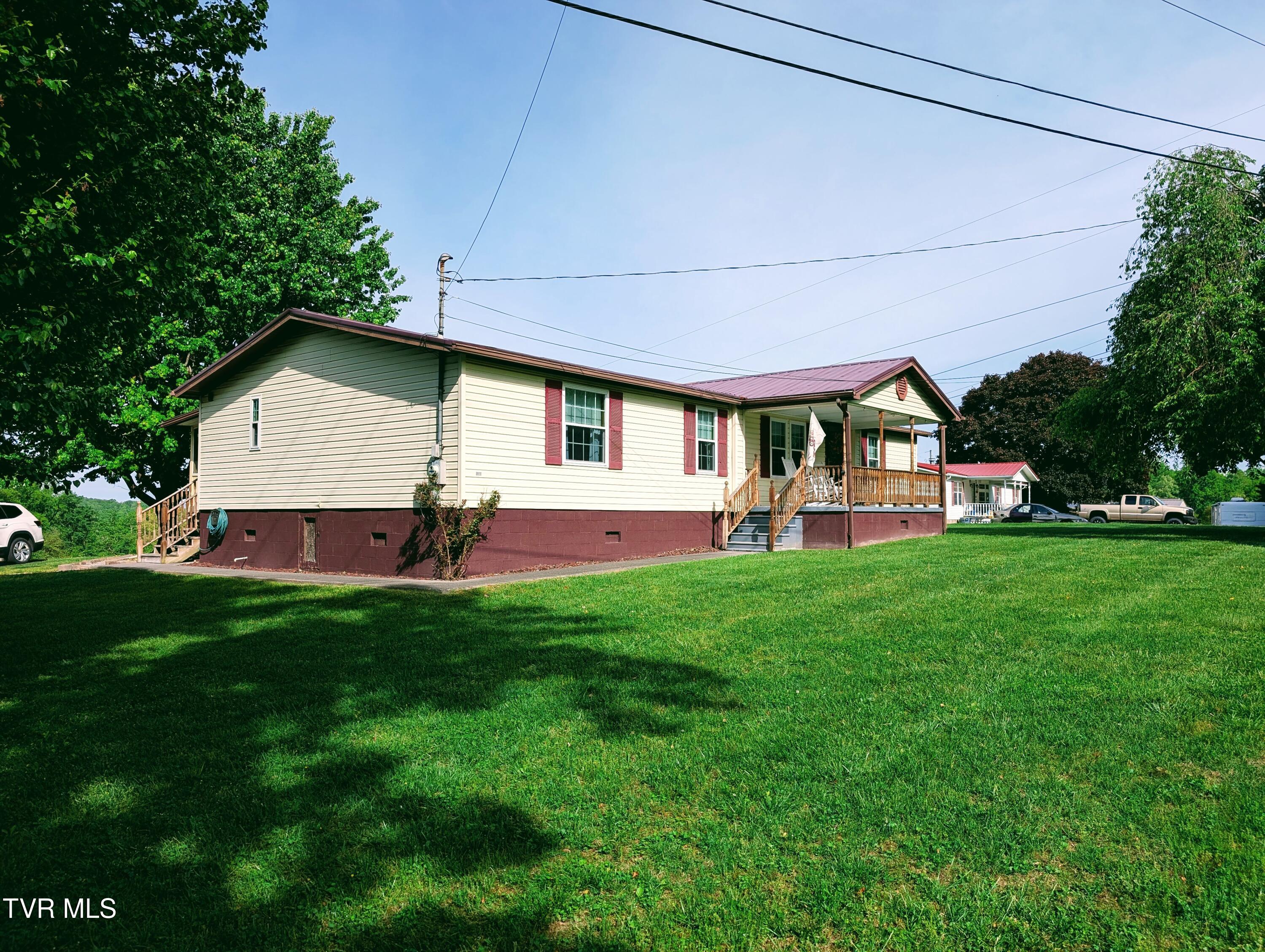 1910 DC Caney Ridge Road Clintwood, VA 24228 - Photo 2 of 39 1000021415