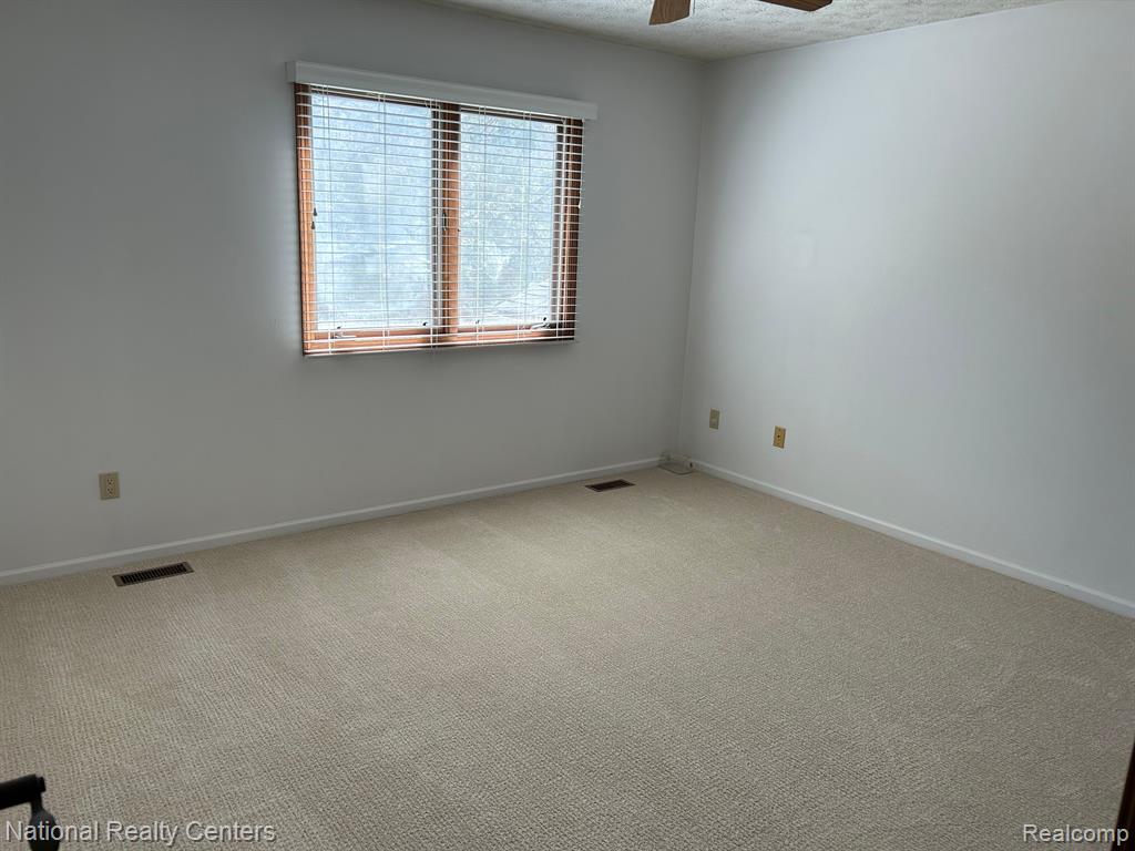 6572 Ridgeview Drive Clarkston, MI 48346 - Photo 15 of 25
