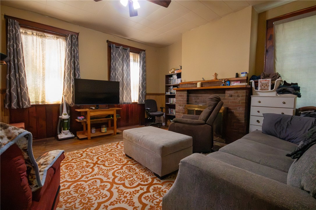 8 Phelps Street Lyons, NY 14489 - Photo 4 of 50