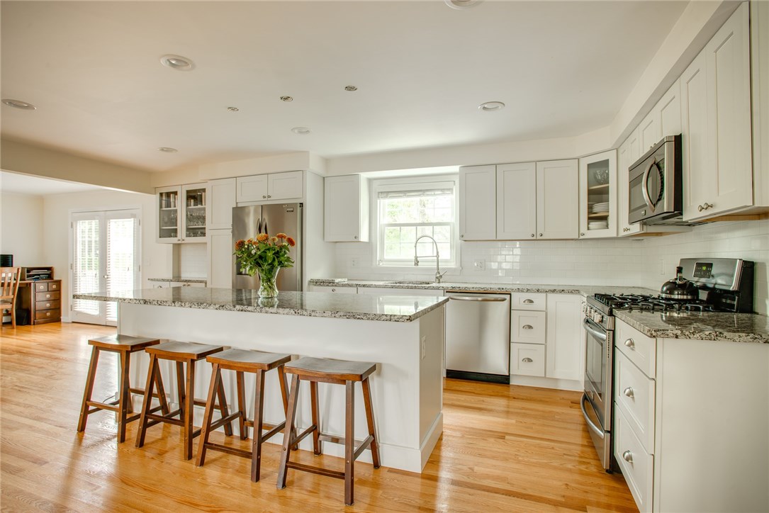 345 Sowams Road Barrington, RI 02806 - Photo 3 of 28