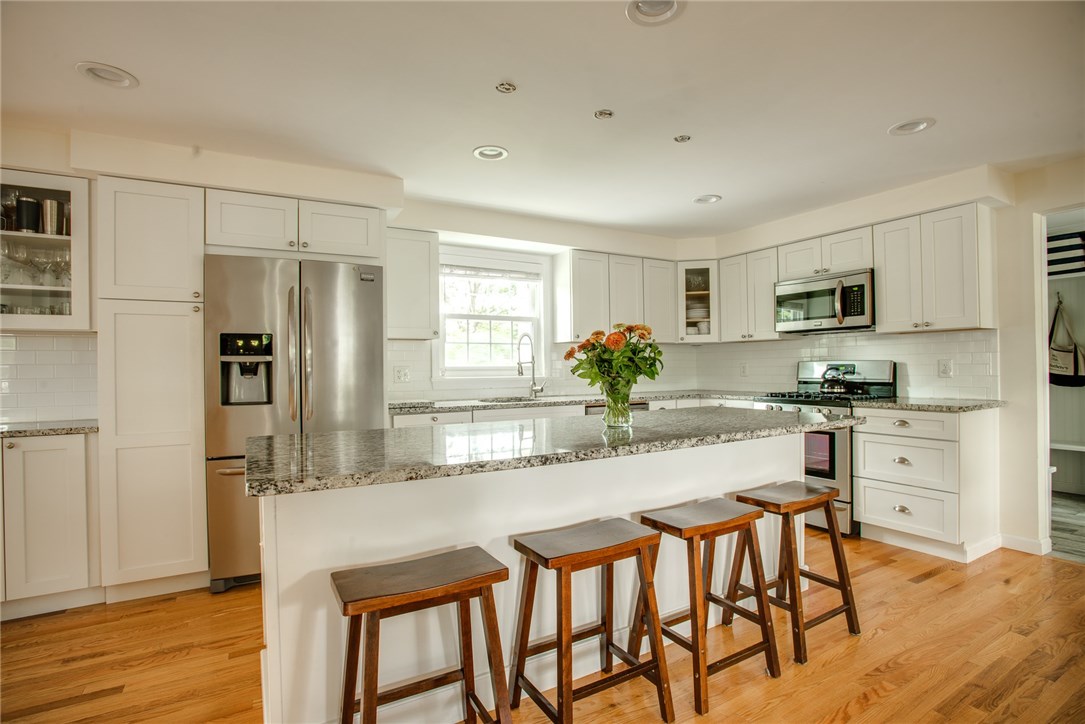 345 Sowams Road Barrington, RI 02806 - Photo 4 of 28