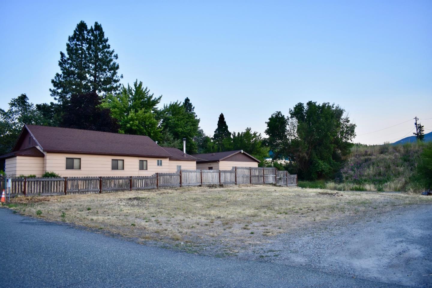 563 Shasta Avenue Weed, CA 96094 - Photo 12 of 14