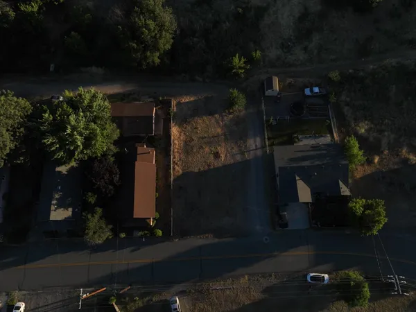 $53,000 | 563 Shasta Avenue, Weed, CA 96094