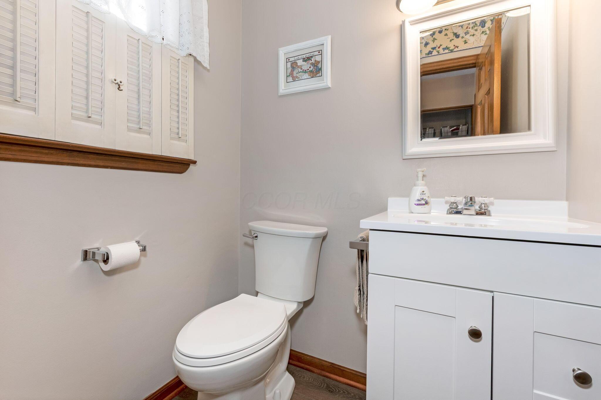 1030 Rhoda Lane Northeast Lancaster, OH 43130 - Photo 37 of 61 1st floor powder room