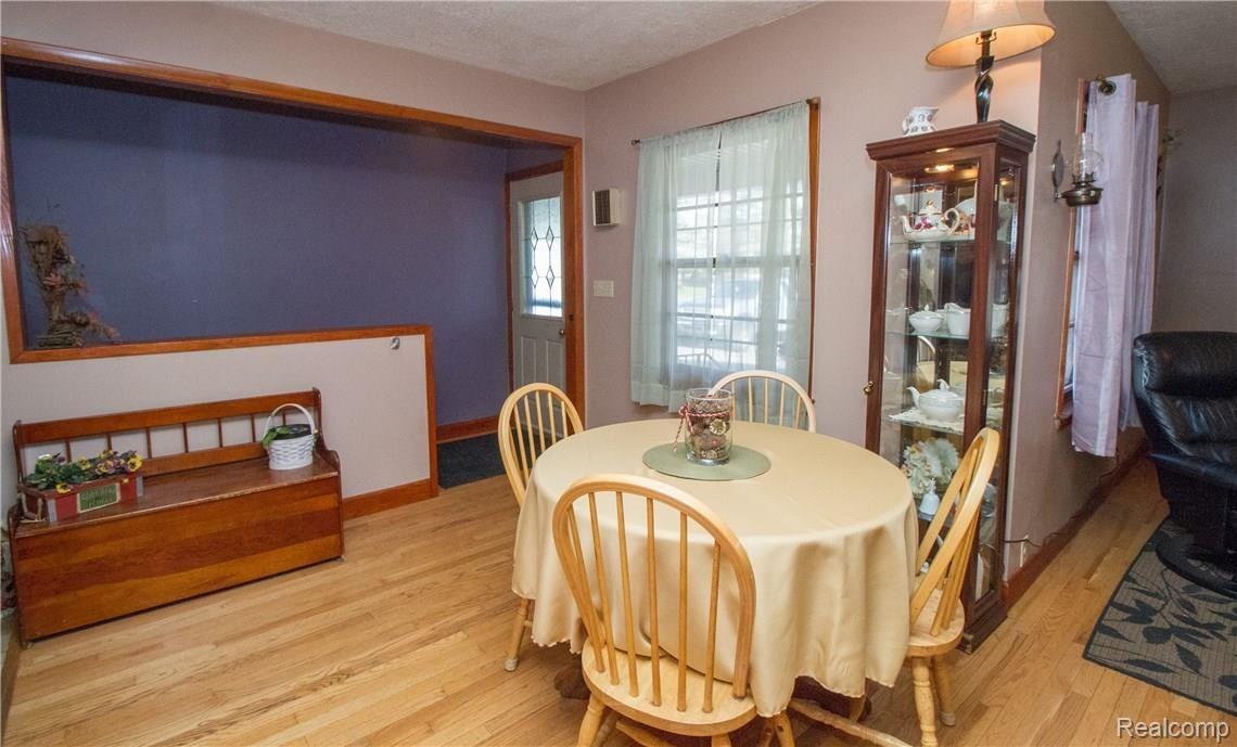 8742 State Road Millington, MI 48746 - Photo 6 of 43 DiningArea2.jpg