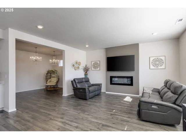 $519,970 | 402 Himalaya St. Northeast, Salem, OR 97301