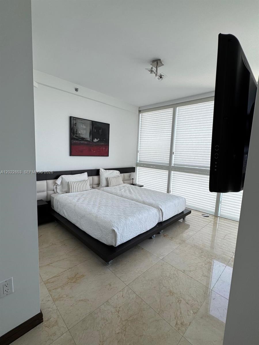 450 Alton Road, Unit 3505 Miami Beach, FL 33139 - Photo 13 of 14
