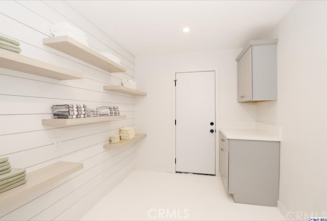 360 Kempton Road Glendale, CA 91202 - Photo 26 of 34 a view of an empty room