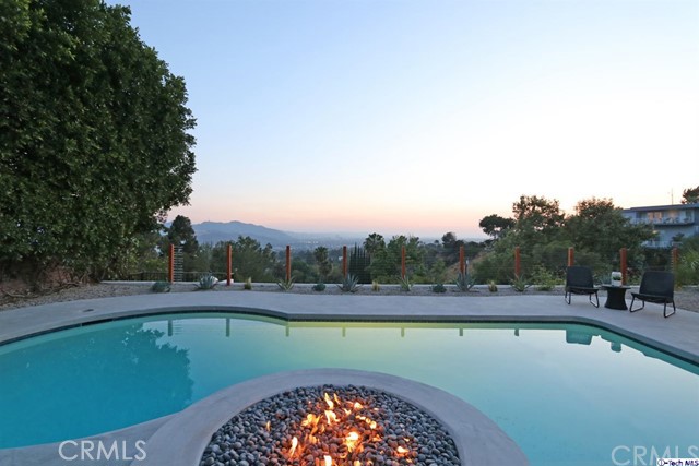 360 Kempton Road Glendale, CA 91202 - Photo 32 of 34 a view of swimming pool with a yard