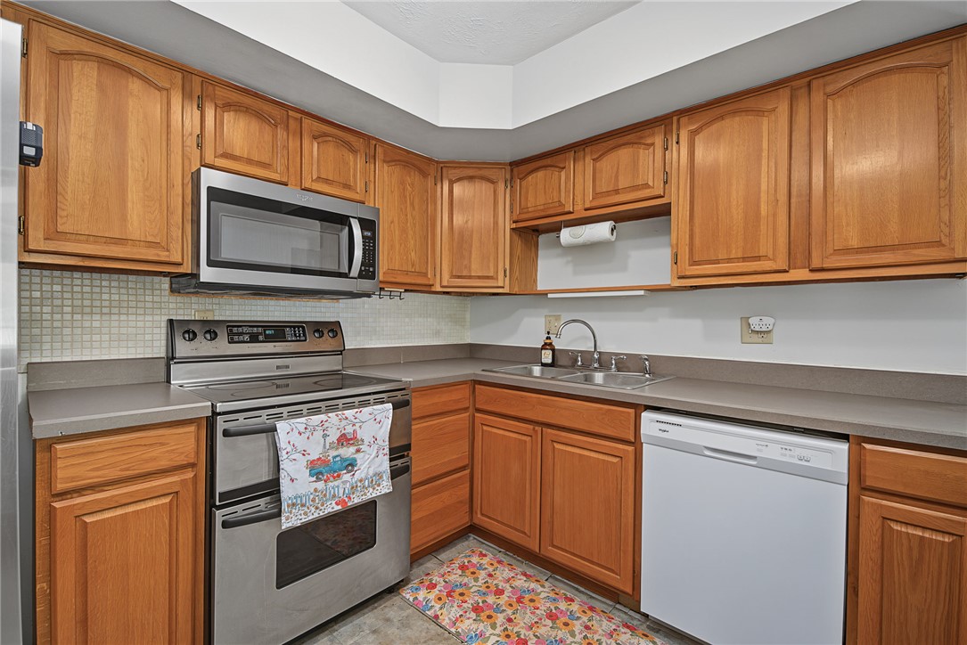 7481 Mohawk Trail Road Dayton, OH 45459 - Photo 11 of 37