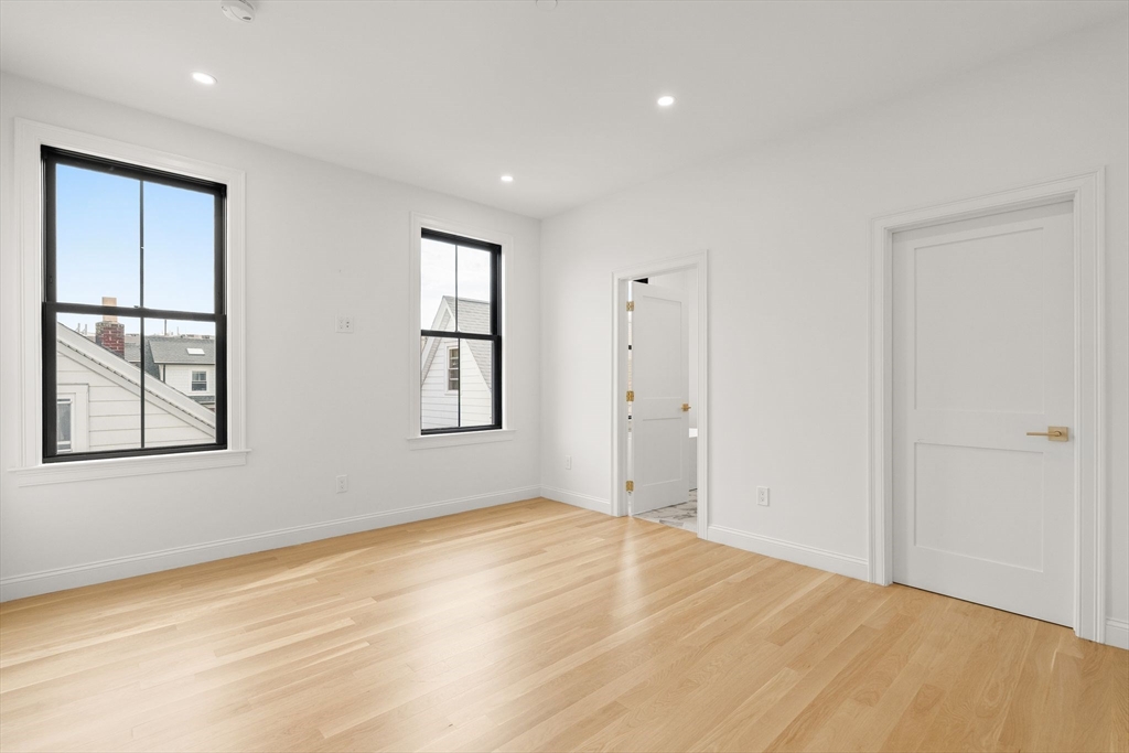 27 Shepard Street, Unit 4 Boston, MA 02135 - Photo 32 of 40