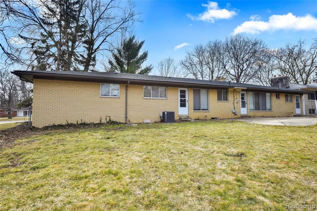 220 Boyken Road Rochester Hills, MI 48307 - Photo 16 of 24