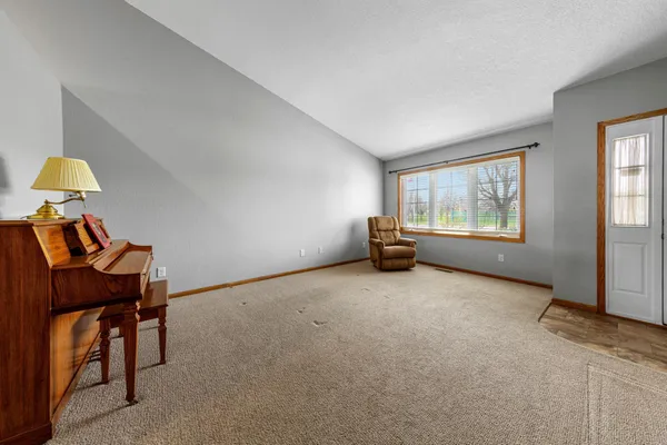 $273,500 | 2406 4th Street Northeast, Waseca, MN 56093