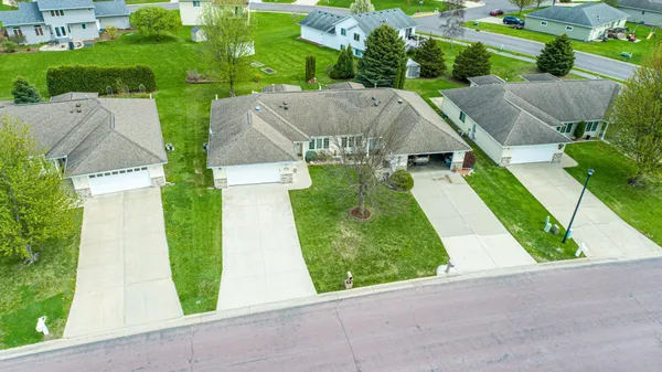 $273,500 | 2406 4th Street Northeast, Waseca, MN 56093
