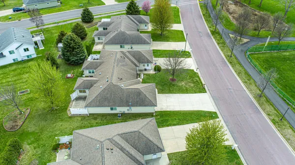 $273,500 | 2406 4th Street Northeast, Waseca, MN 56093