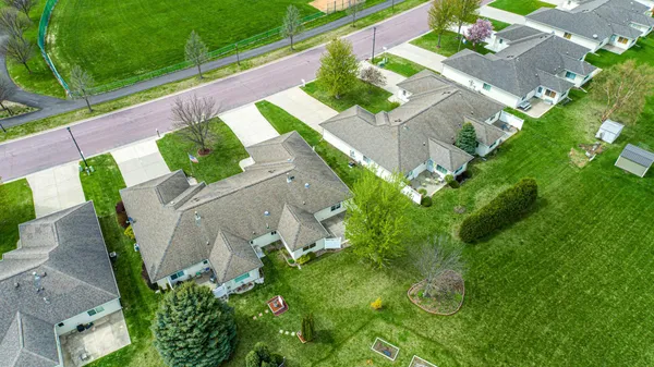 $273,500 | 2406 4th Street Northeast, Waseca, MN 56093