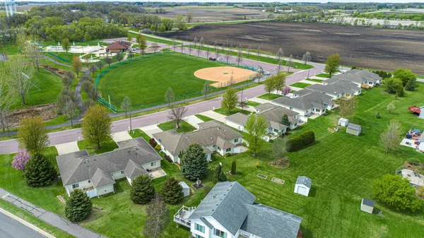 $273,500 | 2406 4th Street Northeast, Waseca, MN 56093