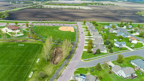 $273,500 | 2406 4th Street Northeast, Waseca, MN 56093