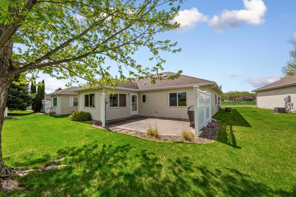 $273,500 | 2406 4th Street Northeast, Waseca, MN 56093
