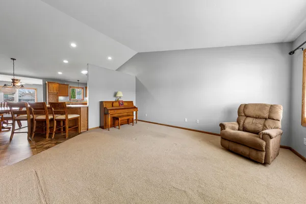 $273,500 | 2406 4th Street Northeast, Waseca, MN 56093