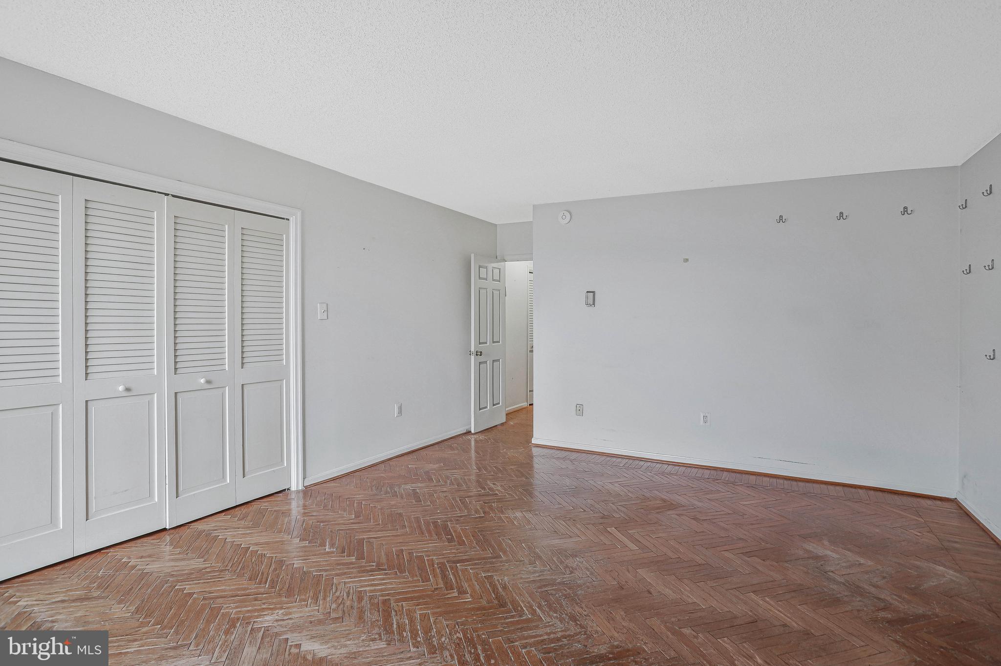800 25th Street Northwest, Unit 502 Washington, DC 20037 - Photo 33 of 48 a view of an empty room