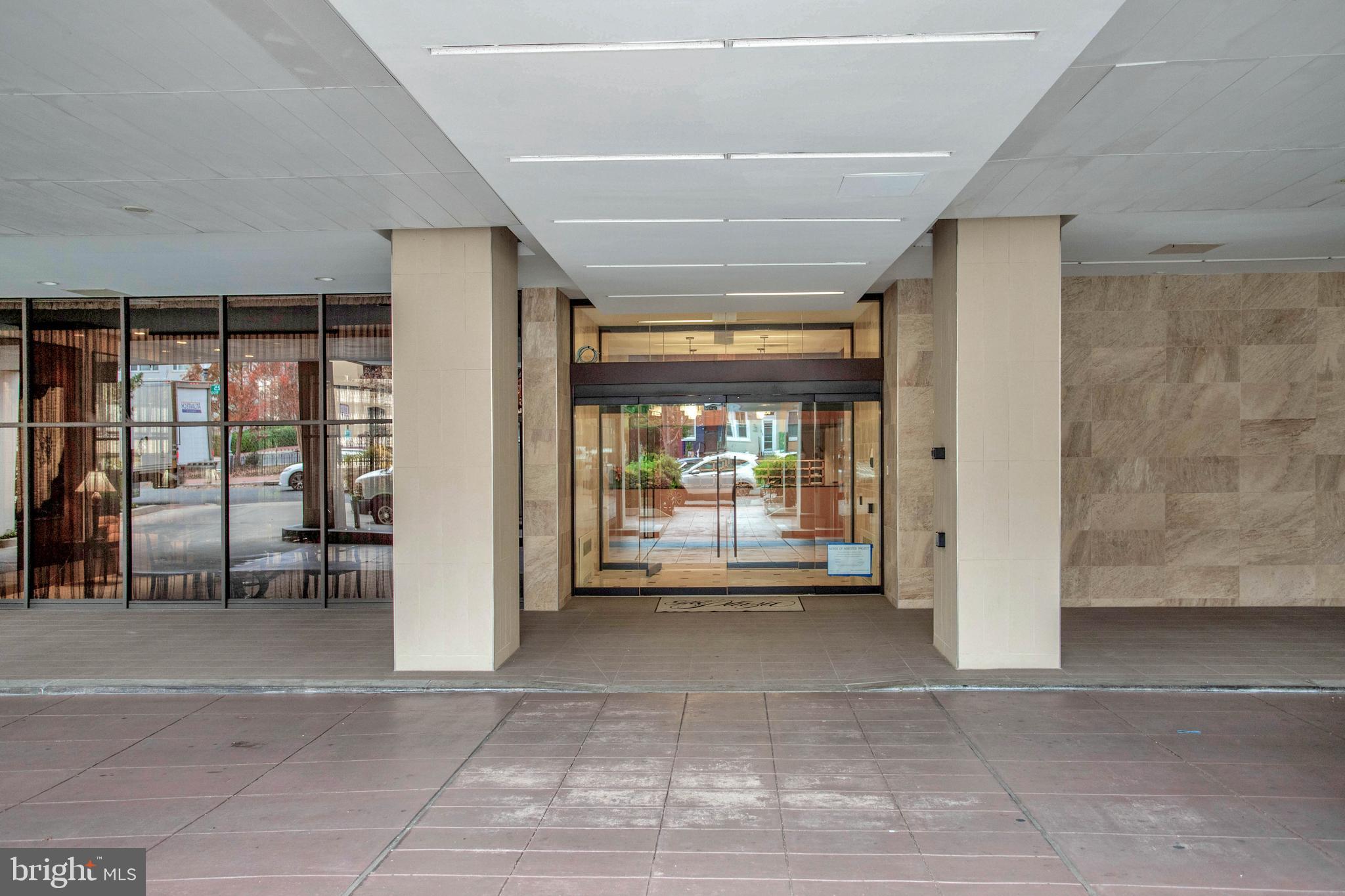 800 25th Street Northwest, Unit 502 Washington, DC 20037 - Photo 47 of 48 a view of a big room with furniture and large windows