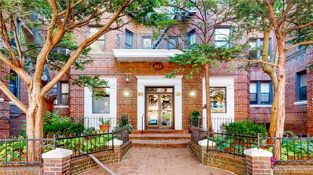 385 Argyle Road, Unit 2K Brooklyn, NY 11218 - Photo 2 of 13