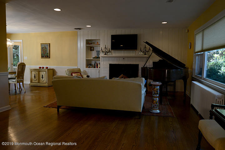 85 Hubbard Avenue Red Bank, NJ 07701 - Photo 18 of 25 DSC_2327