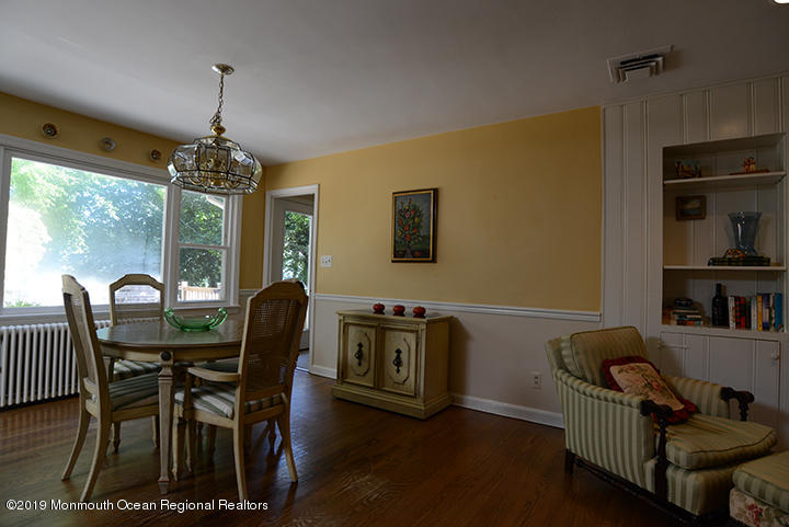 85 Hubbard Avenue Red Bank, NJ 07701 - Photo 4 of 25 DSC_2343