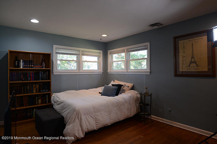 85 Hubbard Avenue Red Bank, NJ 07701 - Photo 8 of 25 DSC_2420