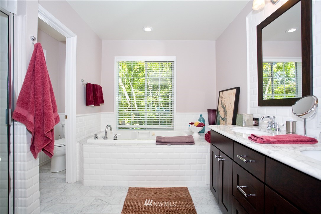 830 14th Street Southwest Edmonds, WA 98020 - Photo 12 of 25