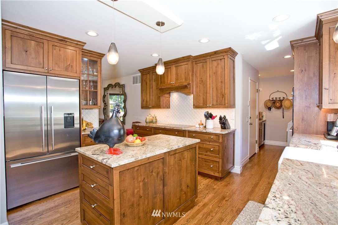 830 14th Street Southwest Edmonds, WA 98020 - Photo 5 of 25