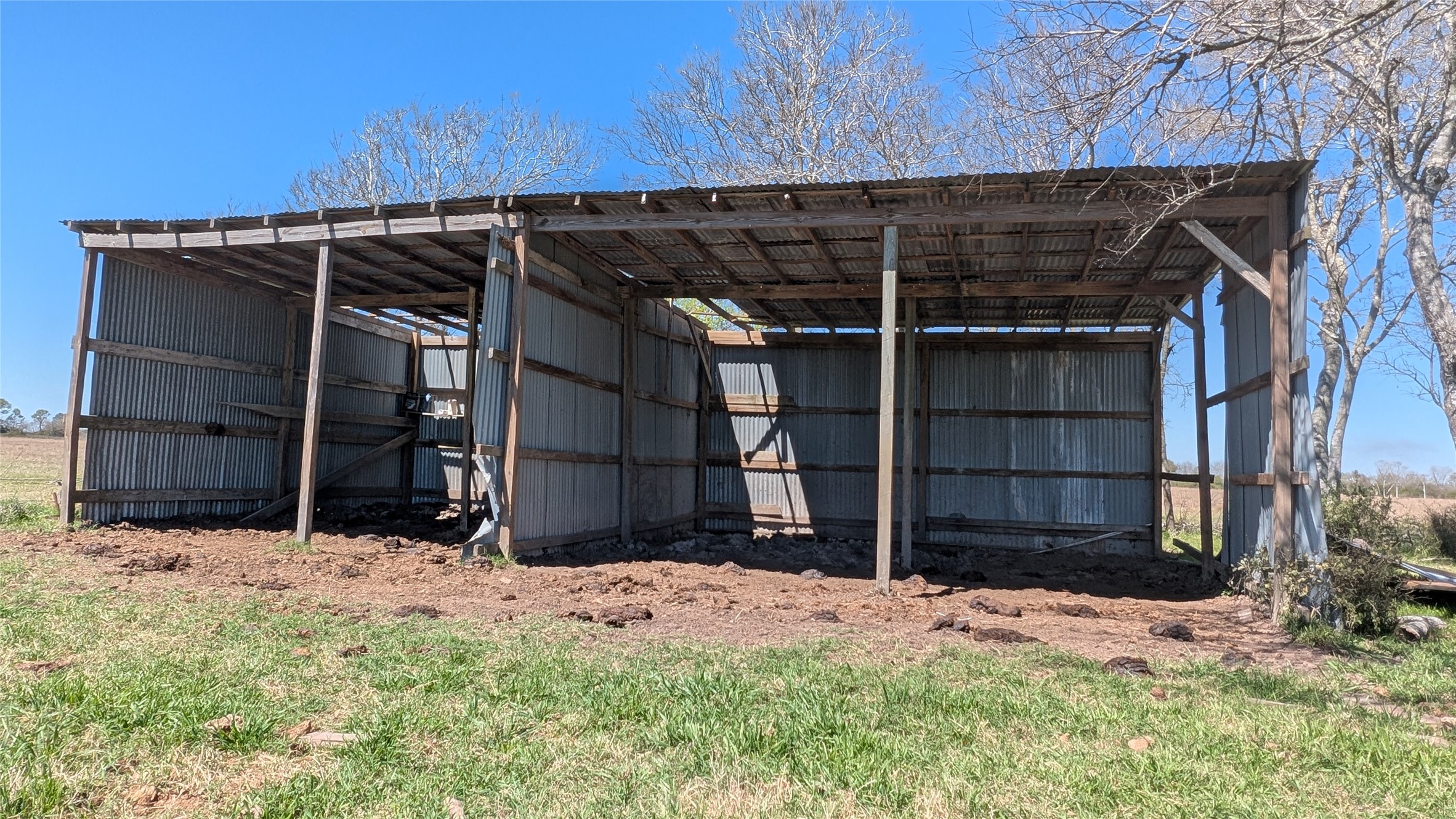 0 Cr 211 - Sless Road Louise, TX 77455 - Photo 2 of 11 a view of wooden fence