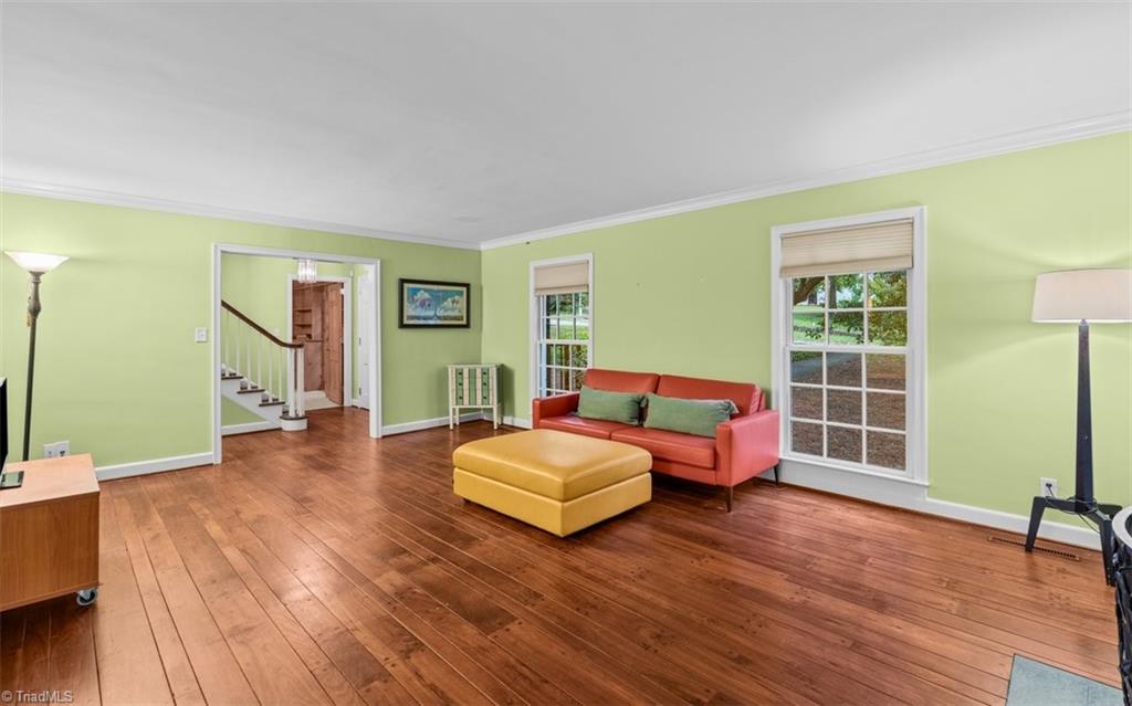 809 Hillcrest Drive High Point, NC 27262 - Photo 8 of 50