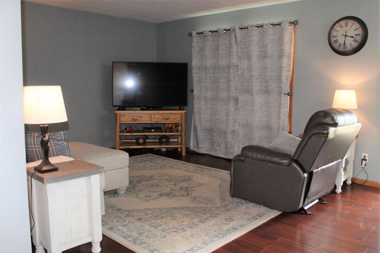 741 Ballymore Road Roscoe, IL 61073 - Photo 12 of 31 Gallery Image 12