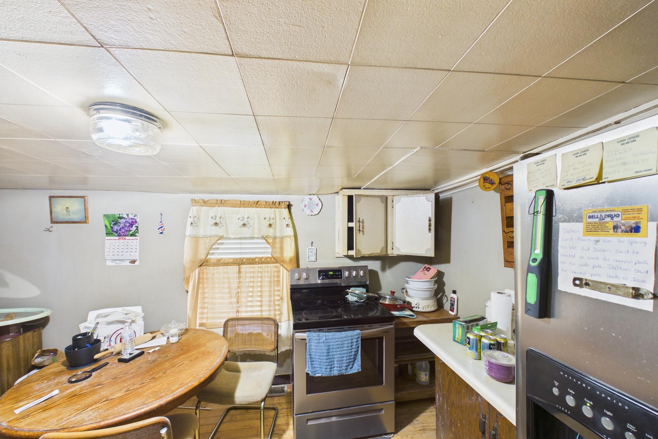 204 Greencamp Road Arjay, KY 40902 - Photo 15 of 32 kitchen