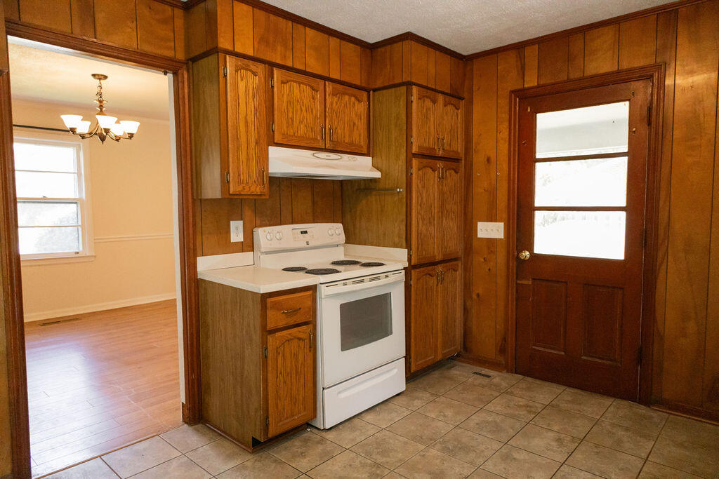 605 Lynnwood Road Walterboro, SC 29488 - Photo 12 of 38 3T6A4494