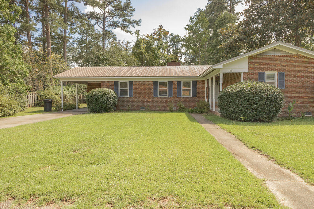 605 Lynnwood Road Walterboro, SC 29488 - Photo 2 of 38 3T6A4524